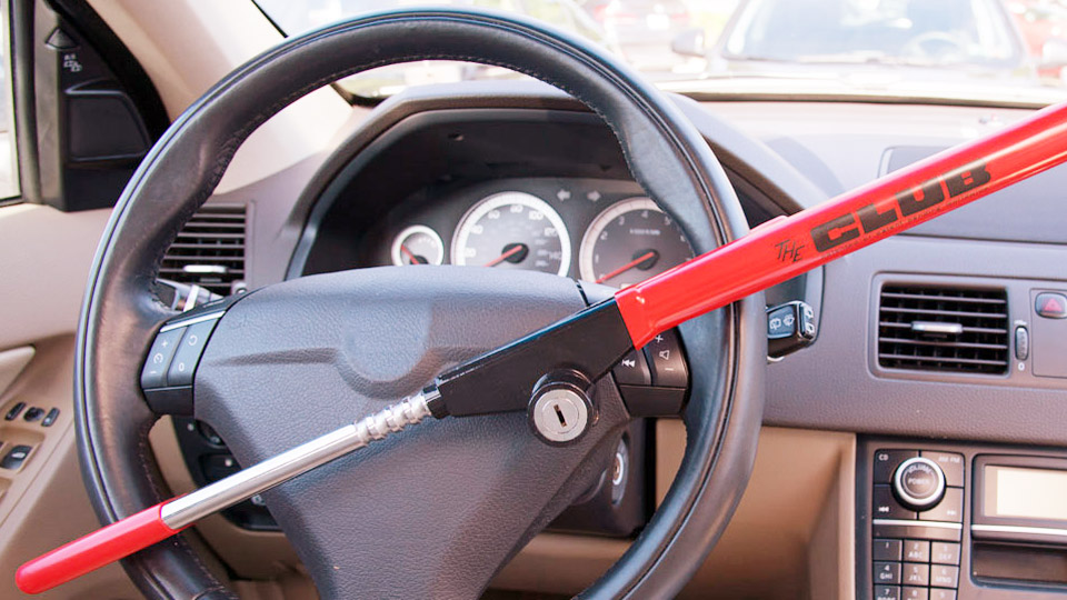 How Does The Club Steering Wheel Lock Work? 1 How Does The Club Steering Wheel Lock Work?