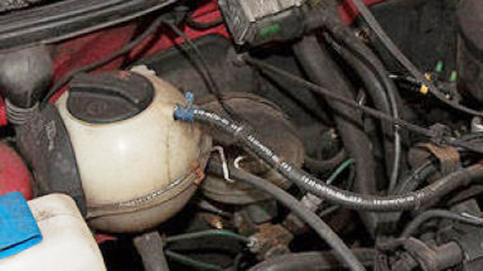 What Is the Round Cylinder on Top of a Classic Car Engine? 1 What Is the Round Cylinder on Top of a Classic Car Engine?