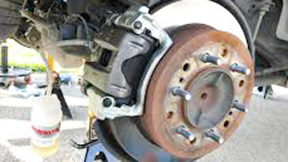 Can You Bleed Brakes Without Removing Wheels? 1 Can You Bleed Brakes Without Removing Wheels?
