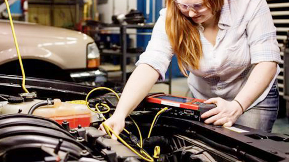 How to Become an Automotive Technician in Ontario