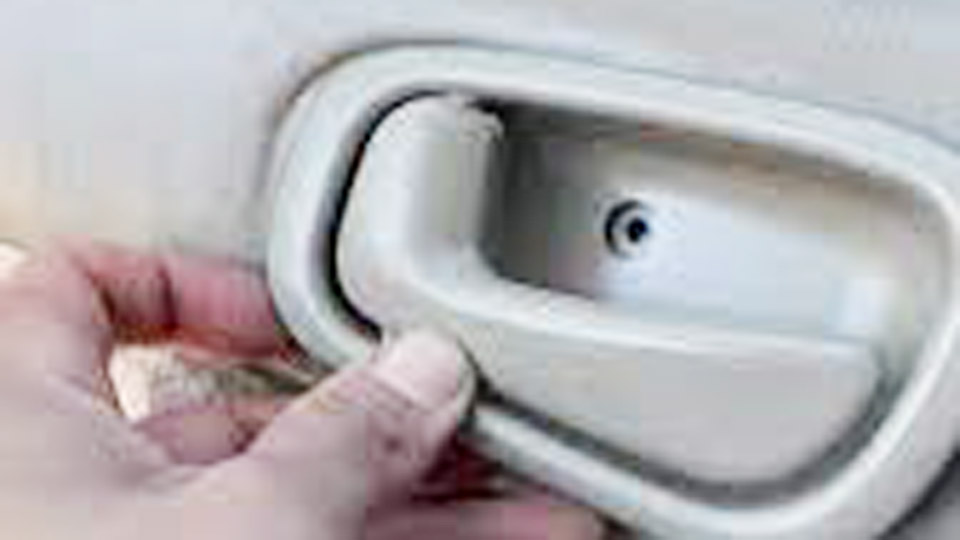 How to Fix a Car Door Handle Interior? 1 How to Fix a Car Door Handle Interior